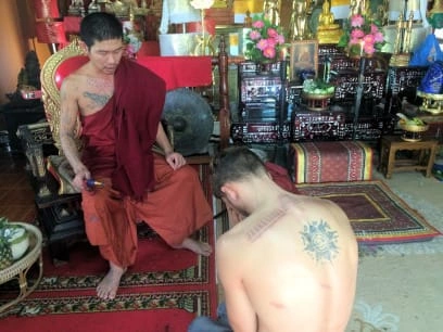 CMLocals Chiang Mai Locals Things to Do Yi Peng lantern festival celebration with hundreds of sky lanterns